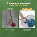 Comparación: el sopapo empuja agua y pierde fuerza; el desatascador de aire a presión dispara aire directo al tapón