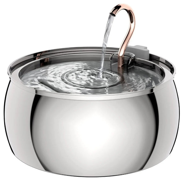 GatAqua: fuente de acero inoxidable con grifo dorado y agua corriendo